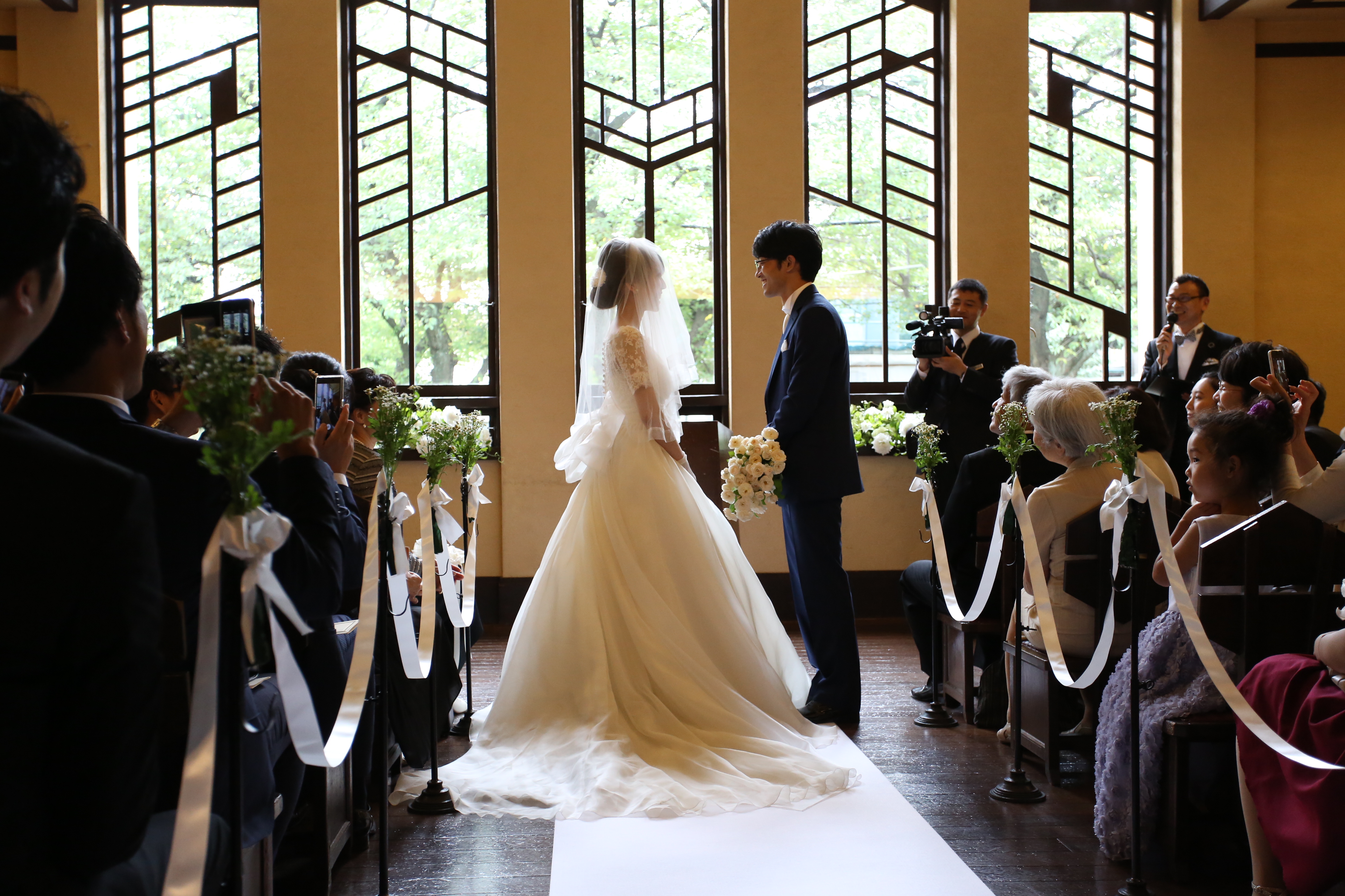 ブーケとブートニアのセレモニー | 自由学園明日館 ｜結婚式｜東京池袋・目白